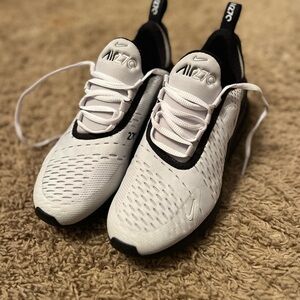 Nike Air 270 White and Black Athletic Shoes